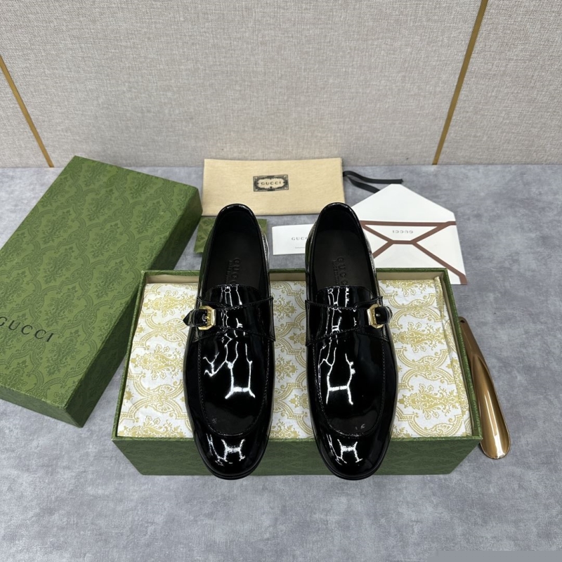 G*u*i leather shoes